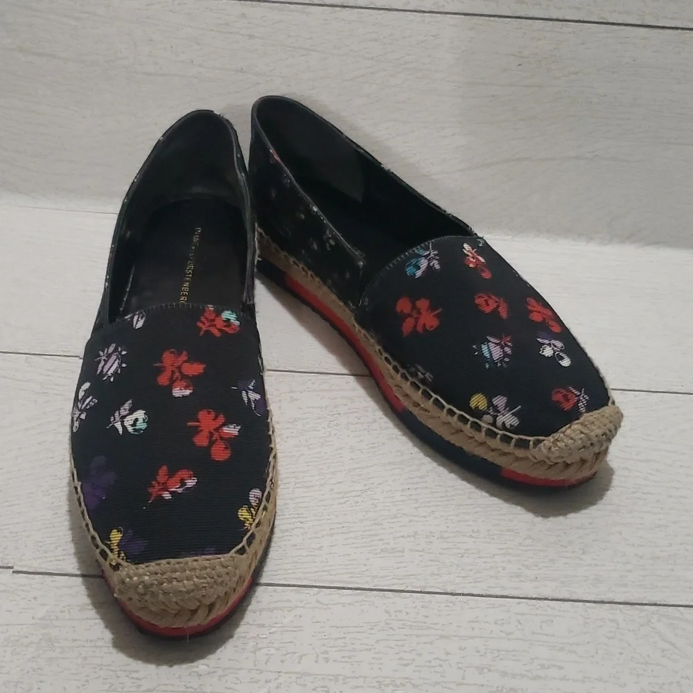 Diane Von Furstenberg 8 black canvas floral loafers espadrilles platforms